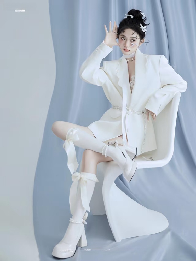 Studio Photography Suit White  - Ethnic Clothing & Online Fashion Store Khaadi Uk 评论和价格