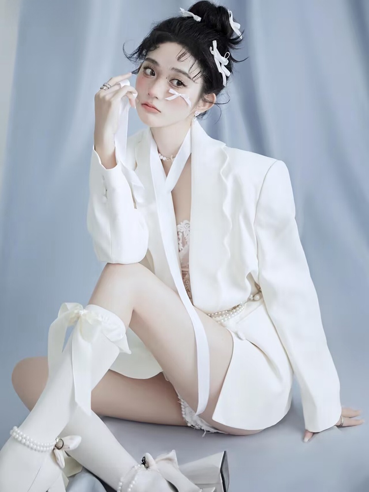 Studio Photography Suit White  - Ethnic Clothing & Online Fashion Store Khaadi Uk 评论和价格