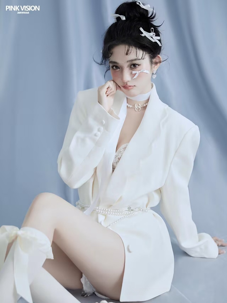 Studio Photography Suit White  - Ethnic Clothing & Online Fashion Store Khaadi Uk 评论和价格